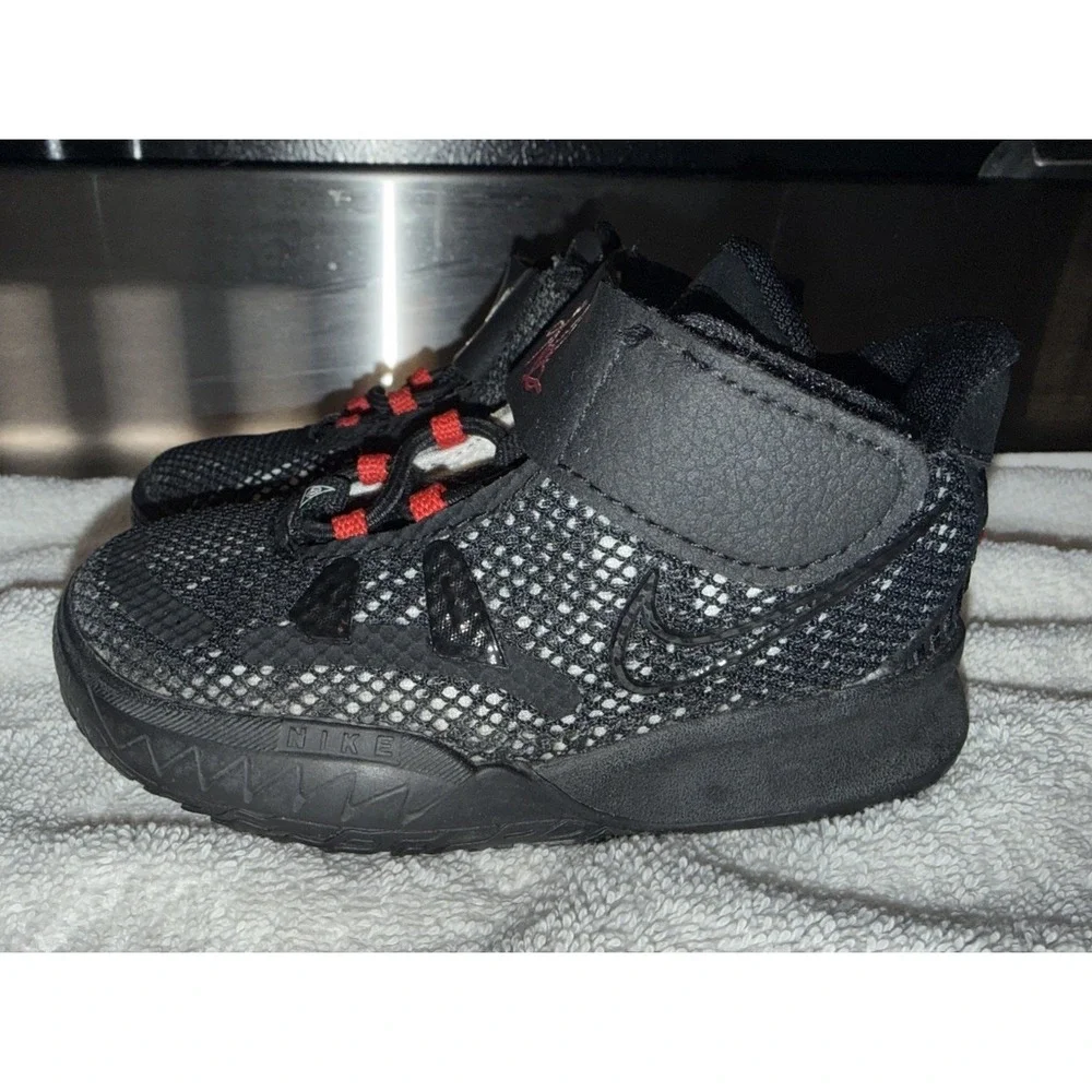 Nike Kyrie 7 TD‎ 'Bred' Size 5C Toddler Basketball Shoes CT4980005